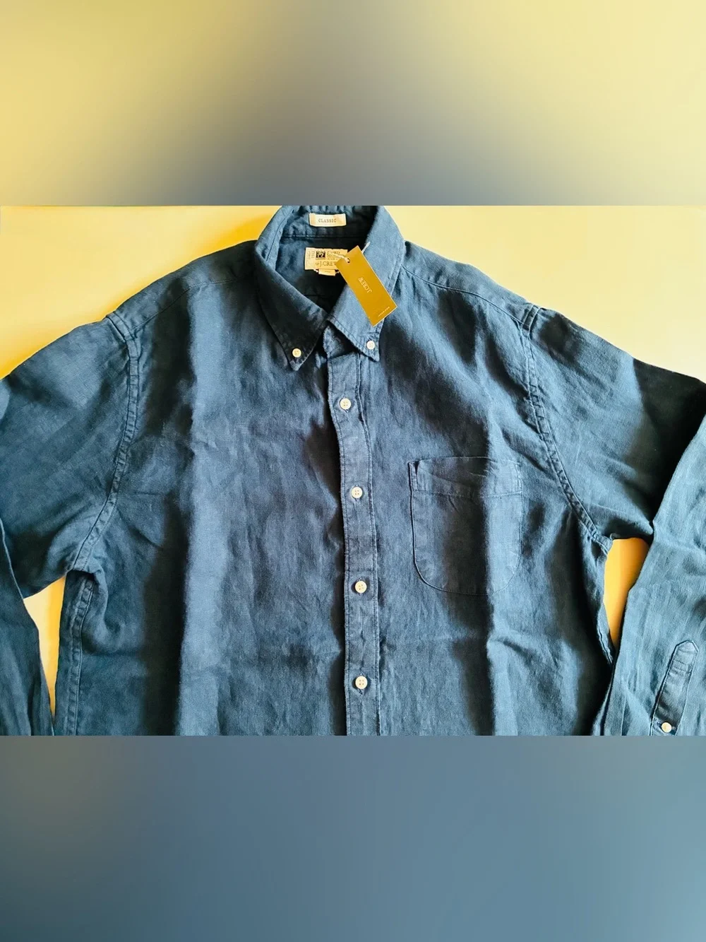 J. Crew Men's classic fit. Baird McNutt Irish linen shirt. M. NWT